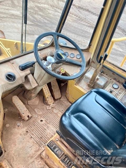 CAT 950 B Kolesové nakladače