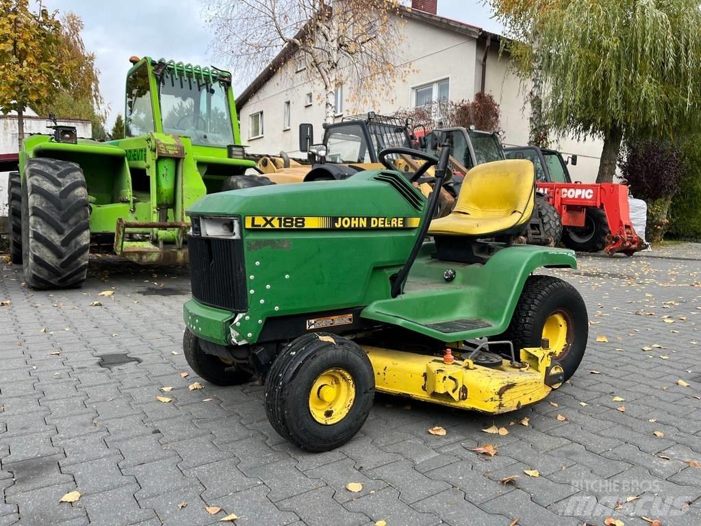John Deere LX 188 Samochodné kosačky