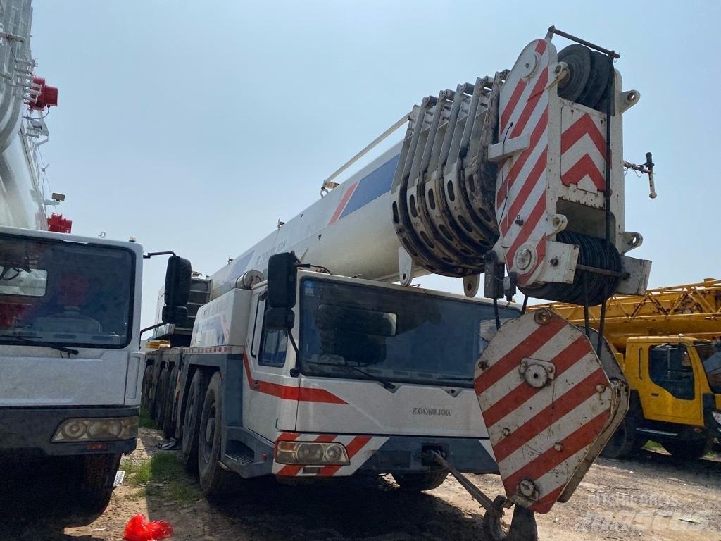 Zoomlion QAY220V Univerzálne terénne žeriavy