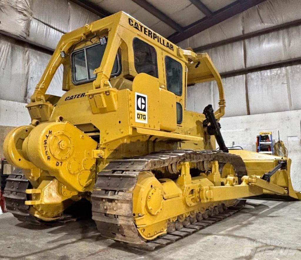 CAT D 7 G Pásové dozéry