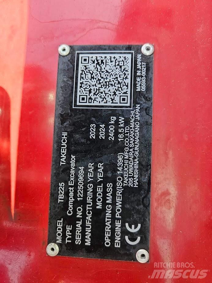 Takeuchi TB225 V0 Mini rýpadlá < 7t