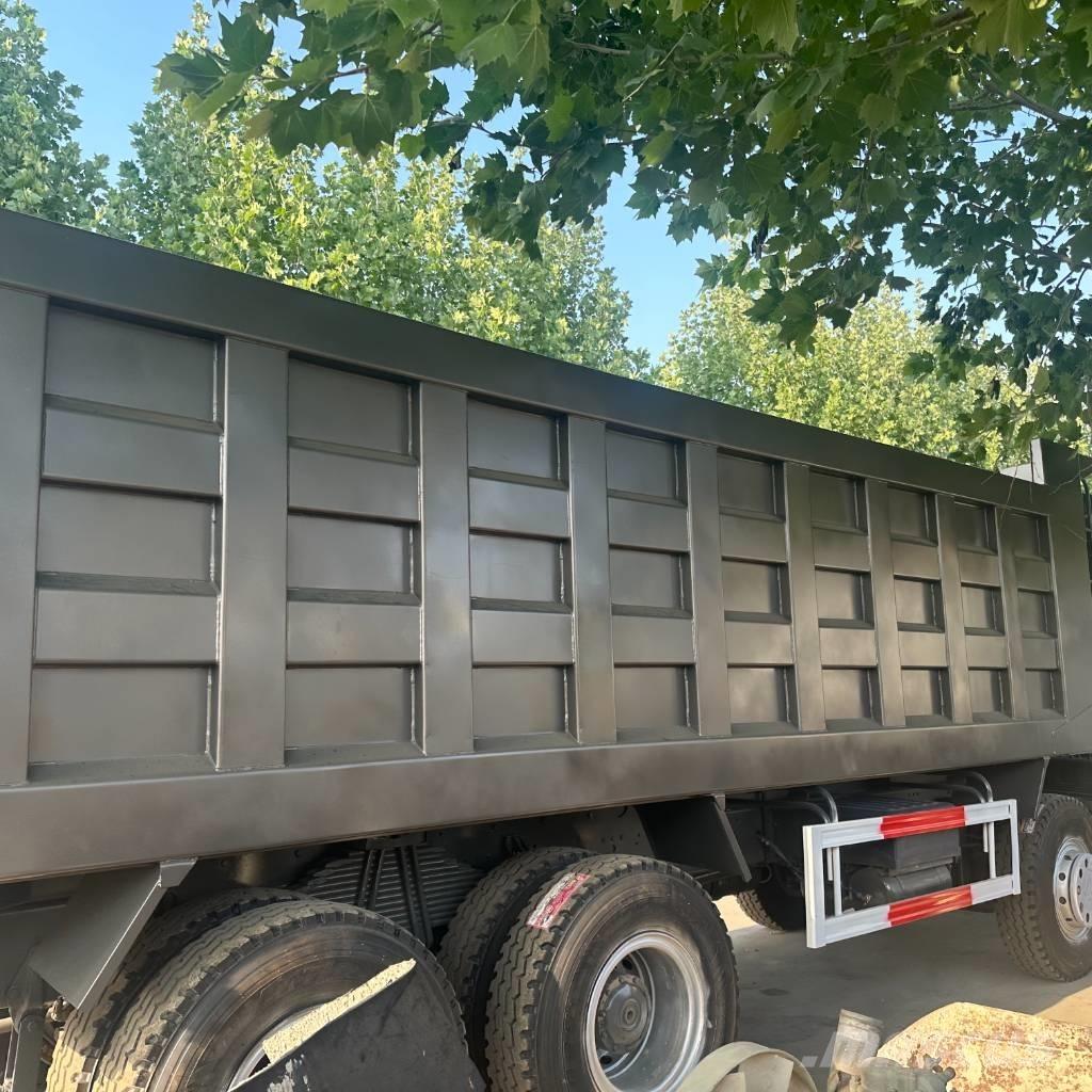 Howo 8*4 371 Sklápače