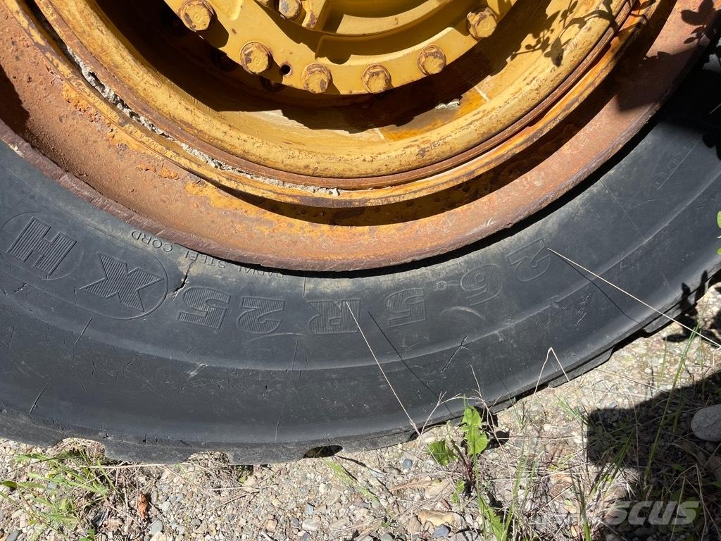 CAT 966 E Kolesové nakladače