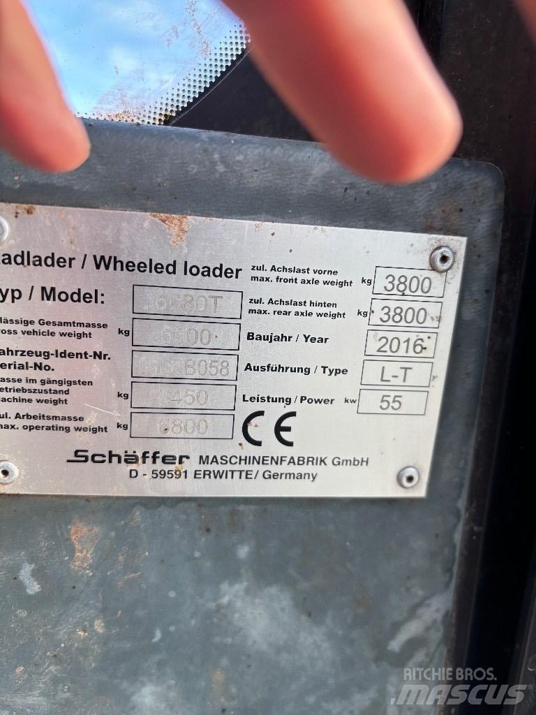 Schäffer 6680 T Teleskopické kolesové nakladače