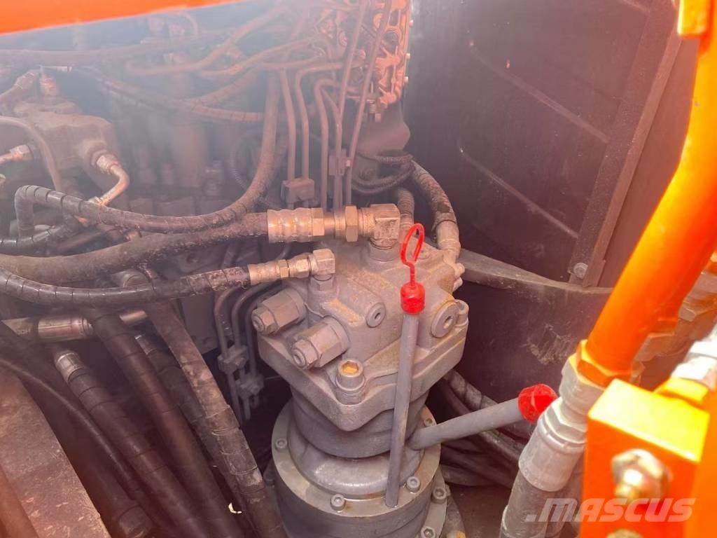 Hitachi 120 Pásové rýpadlá