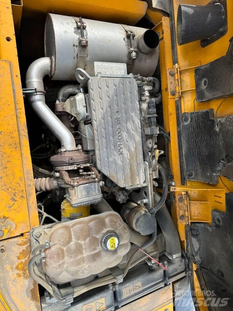 JCB JS 130 LC Pásové rýpadlá