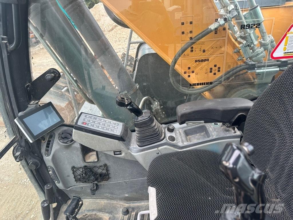 Liebherr R 922 Pásové rýpadlá