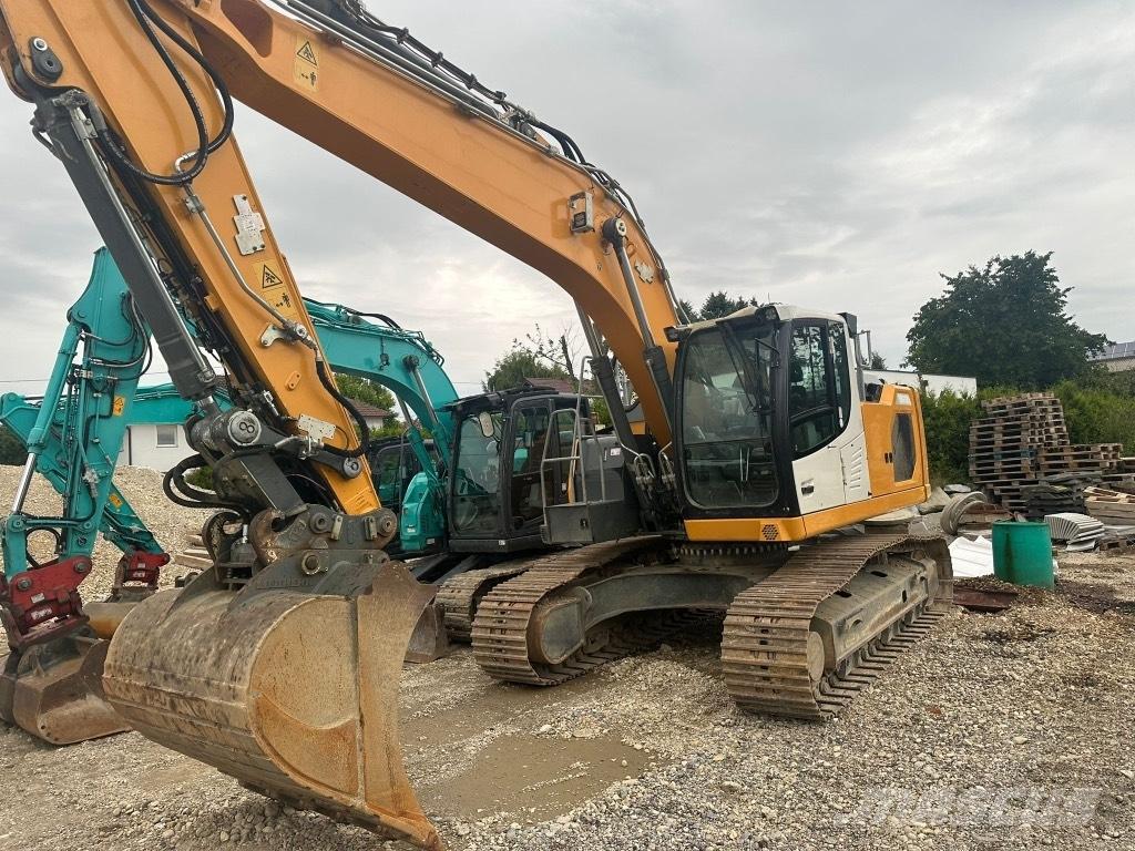 Liebherr R 922 Pásové rýpadlá