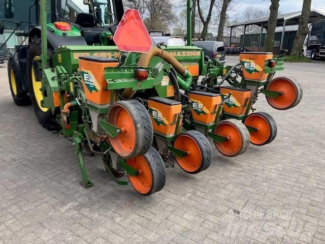 Amazone 451K Mechanické sejačky