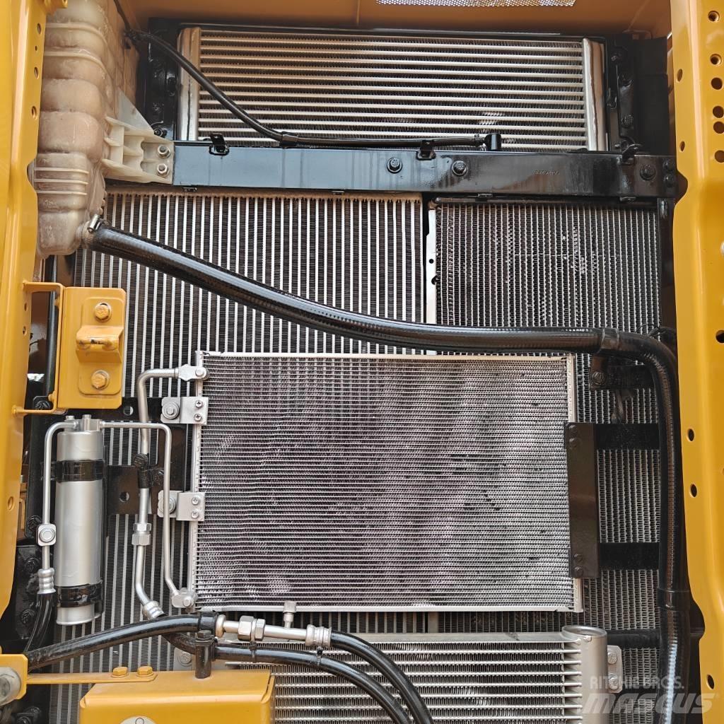 CAT 320 Pásové rýpadlá