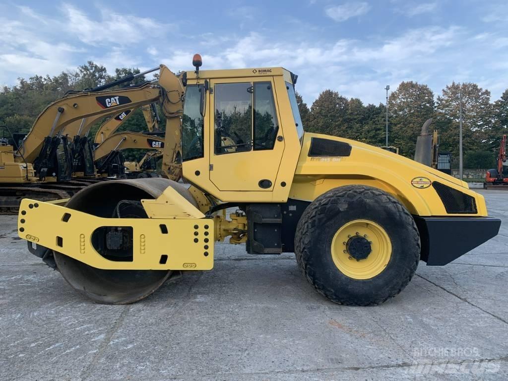 Bomag BW 213 D H-4 Ťahačové valce