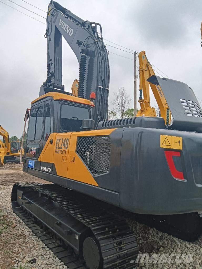 Volvo EC 240 Pásové rýpadlá