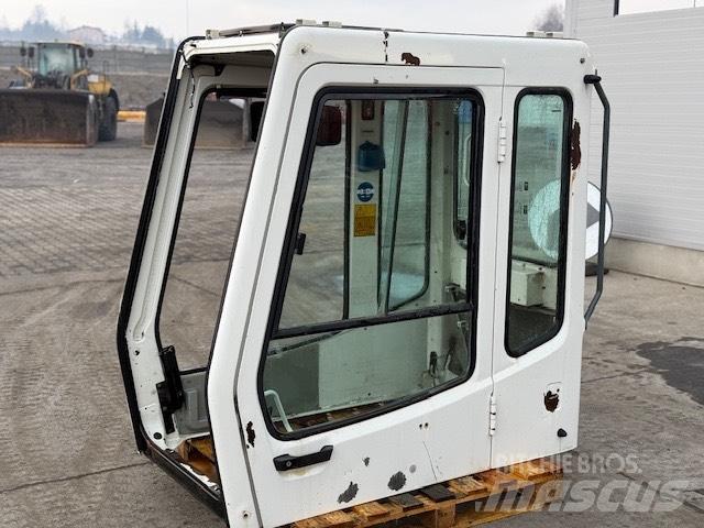 Liebherr R 944 B CAB Kabíny a interiér