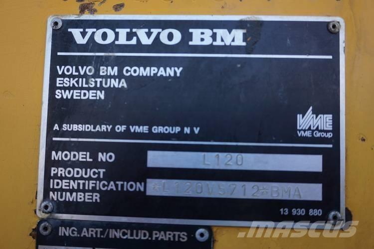 Volvo 120 Kolesové nakladače