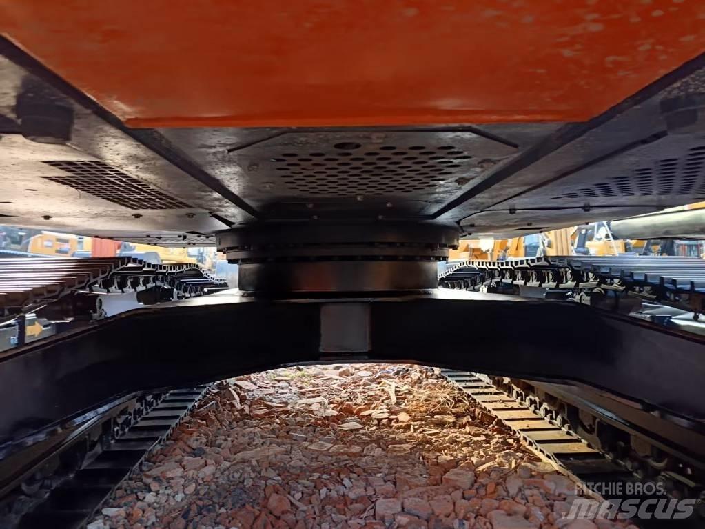 Hitachi ZX210LC Pásové rýpadlá
