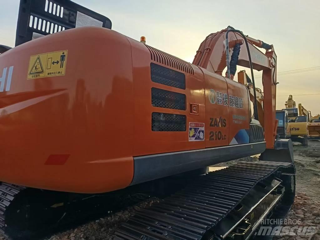 Hitachi ZX210LC Pásové rýpadlá
