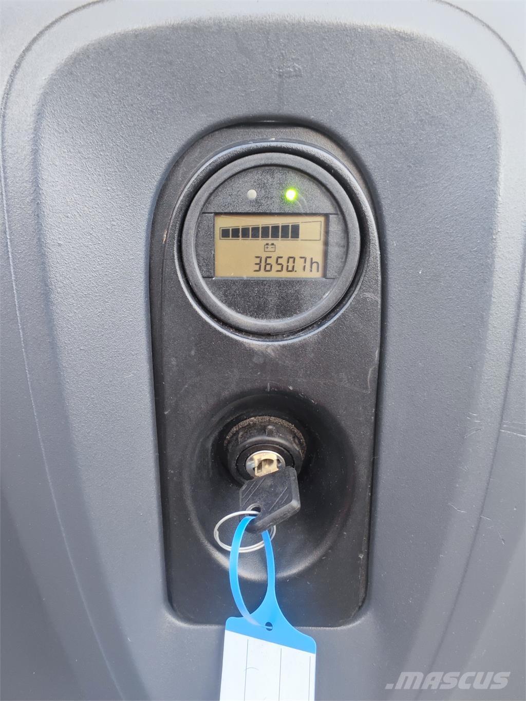 Linde L 12 Samohybné vozíky