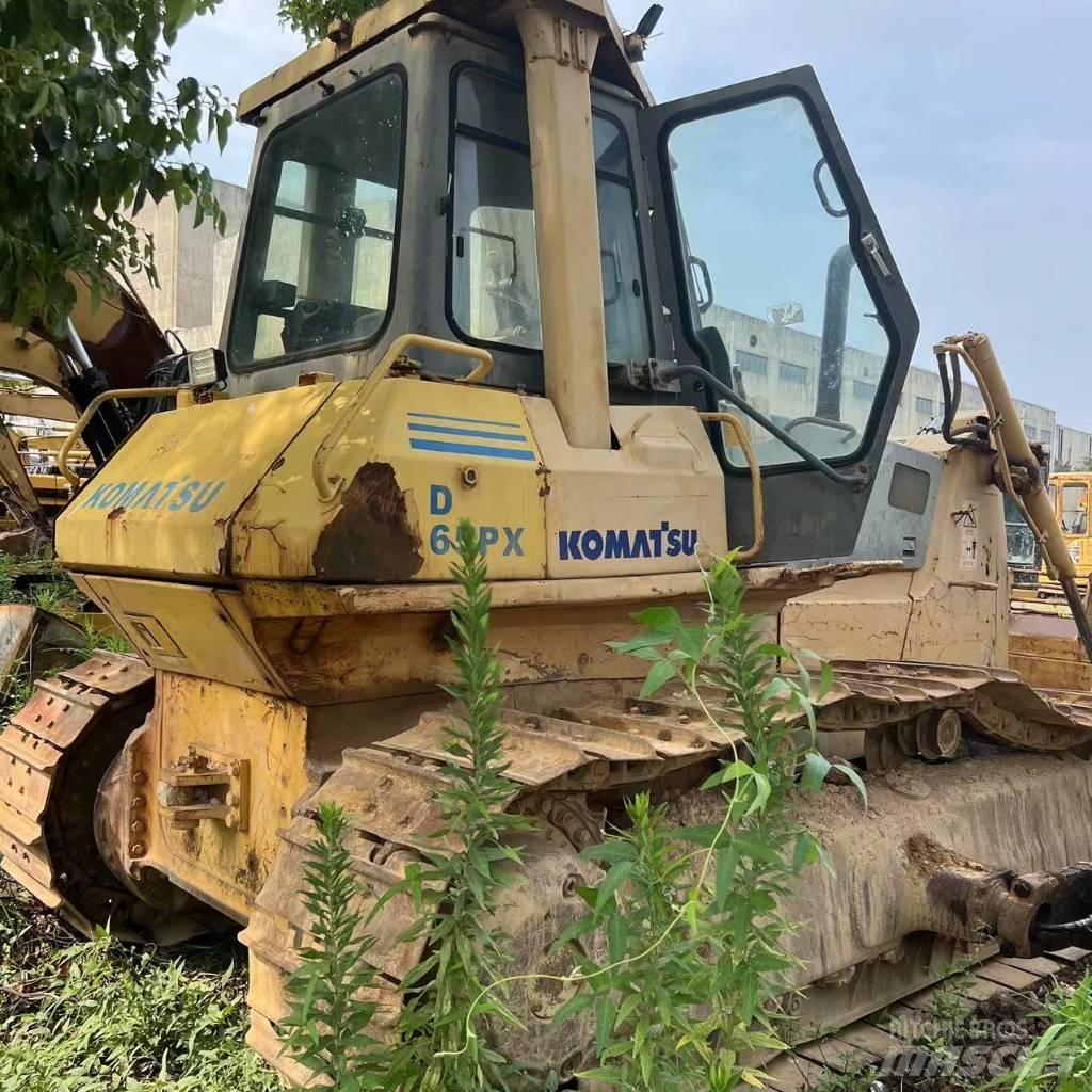 Komatsu D 65 P-12 Pásové dozéry