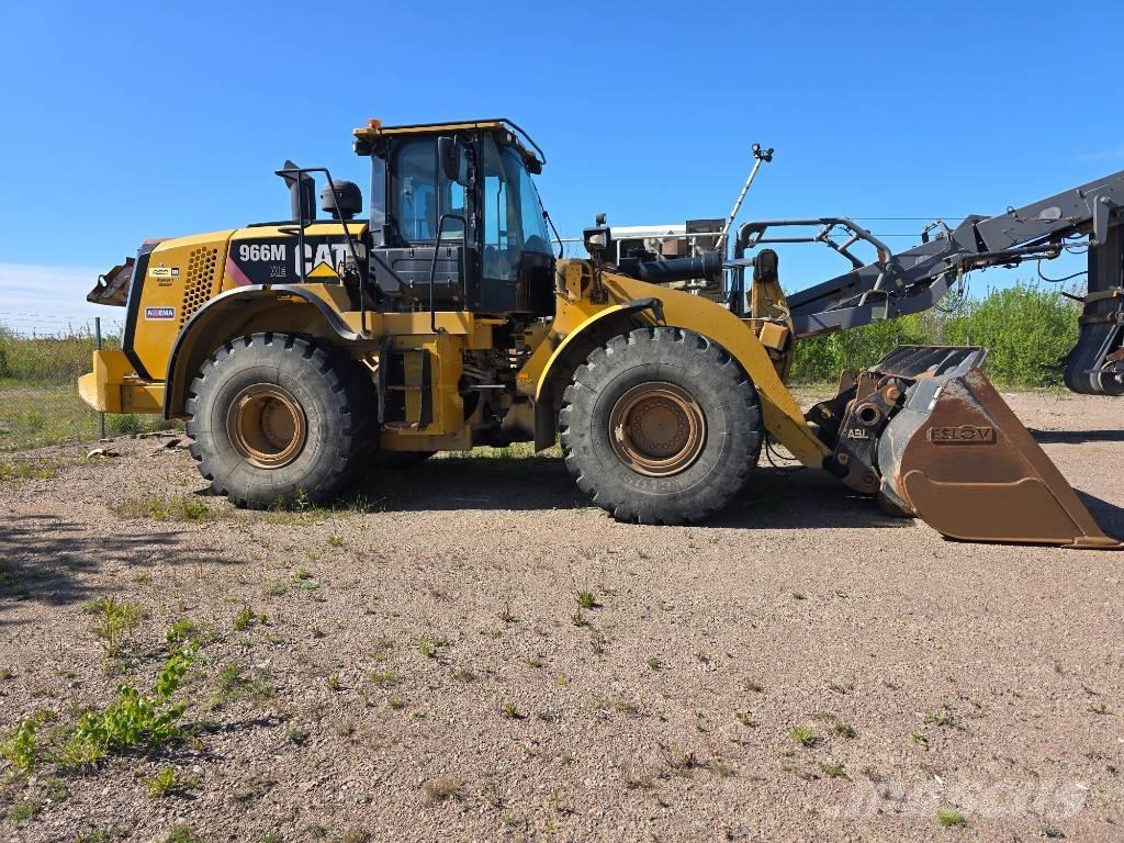 CAT 966 M Kolesové nakladače