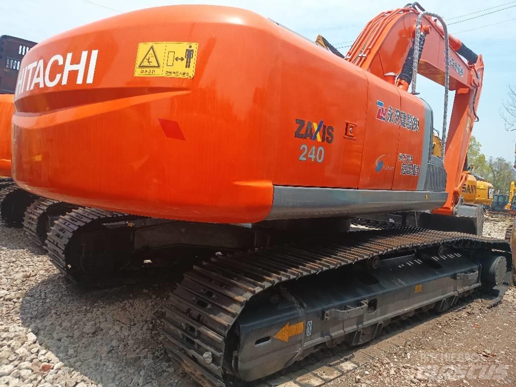 Hitachi ZX 240 Pásové rýpadlá