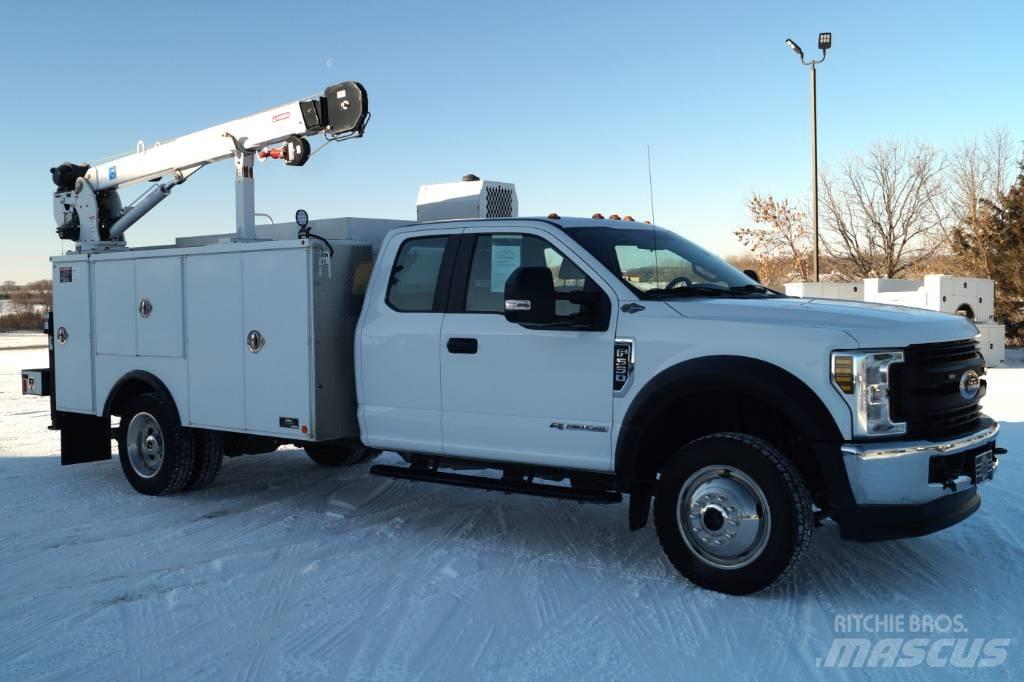 Ford F 550 XL SD Pásové žeriavy