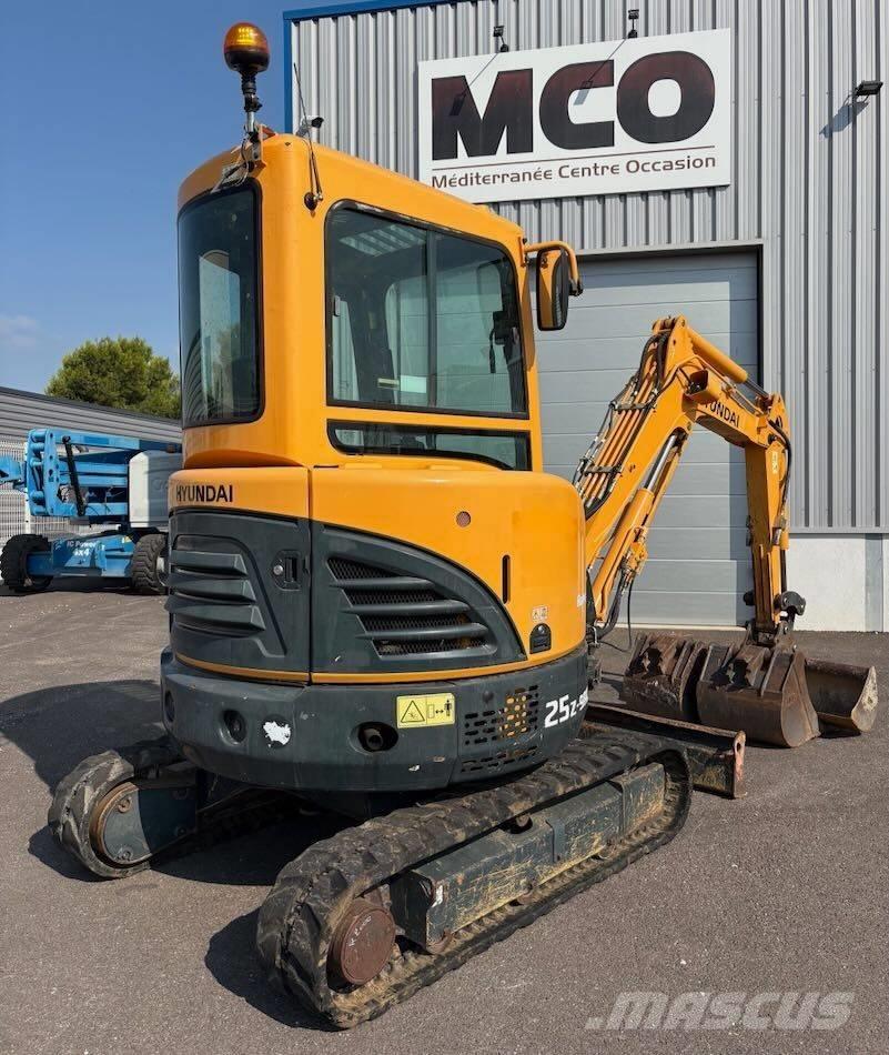 Hyundai R25Z-9 AK Mini rýpadlá < 7t