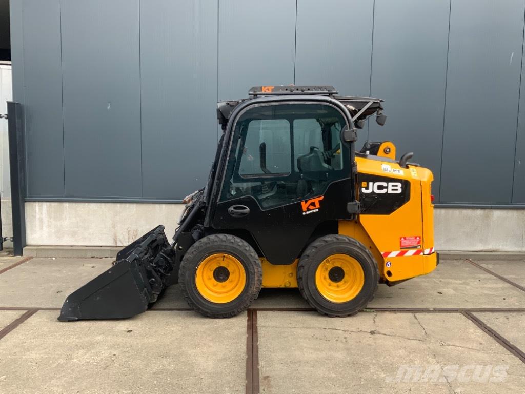 JCB 155 Šmykom riadené nakladače