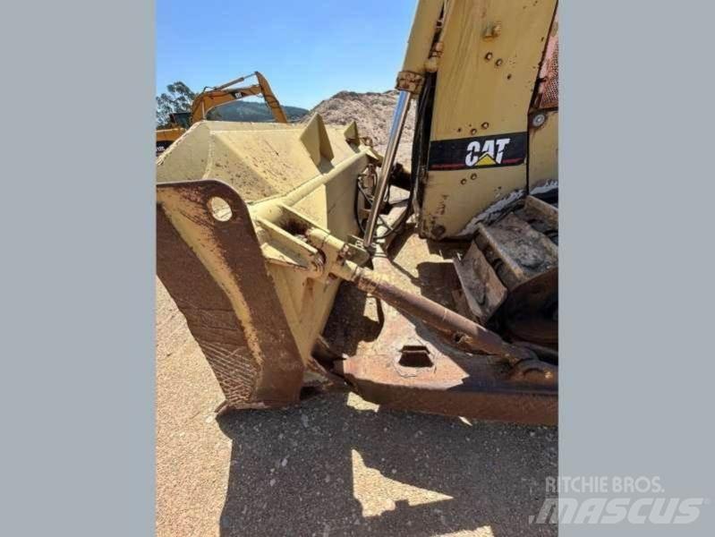 CAT D6H Pásové dozéry