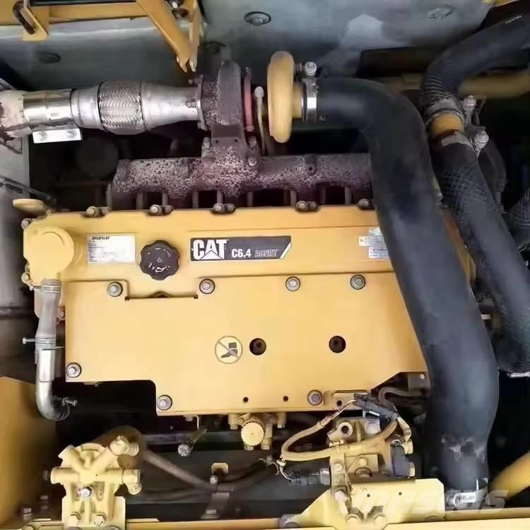 CAT 325 D Pásové rýpadlá