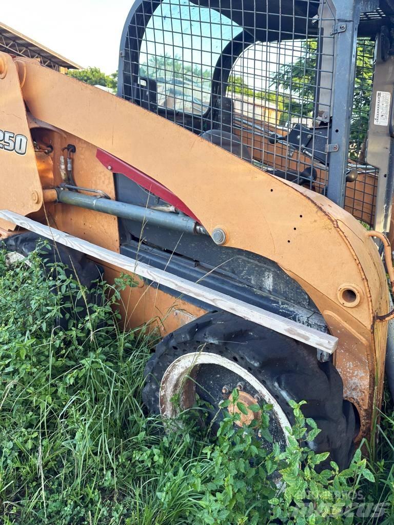 CASE SR 250 Šmykom riadené nakladače