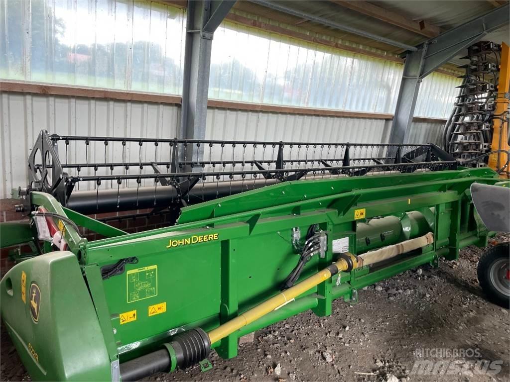John Deere 622R Žatevné hlavy