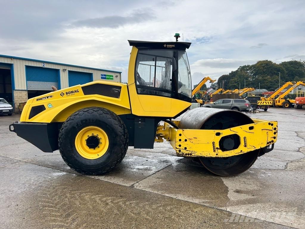 Bomag BW213 D-5 Ťahačové valce