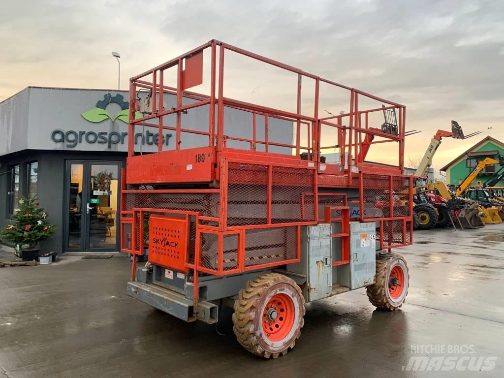 SkyJack SJ 8841 Nožnicové zdvíhacie plošiny