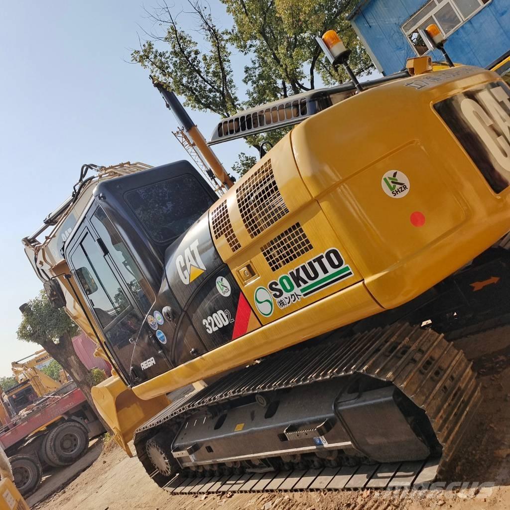 CAT 320 D2 Pásové rýpadlá
