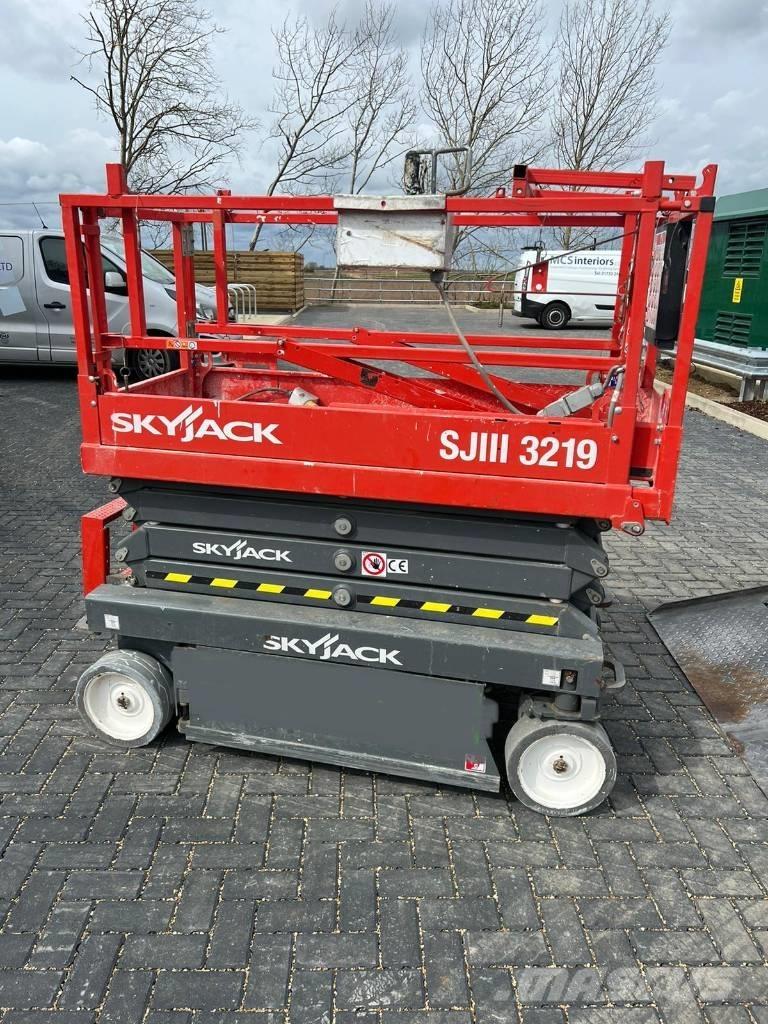 SkyJack SJ 3219 Nožnicové zdvíhacie plošiny