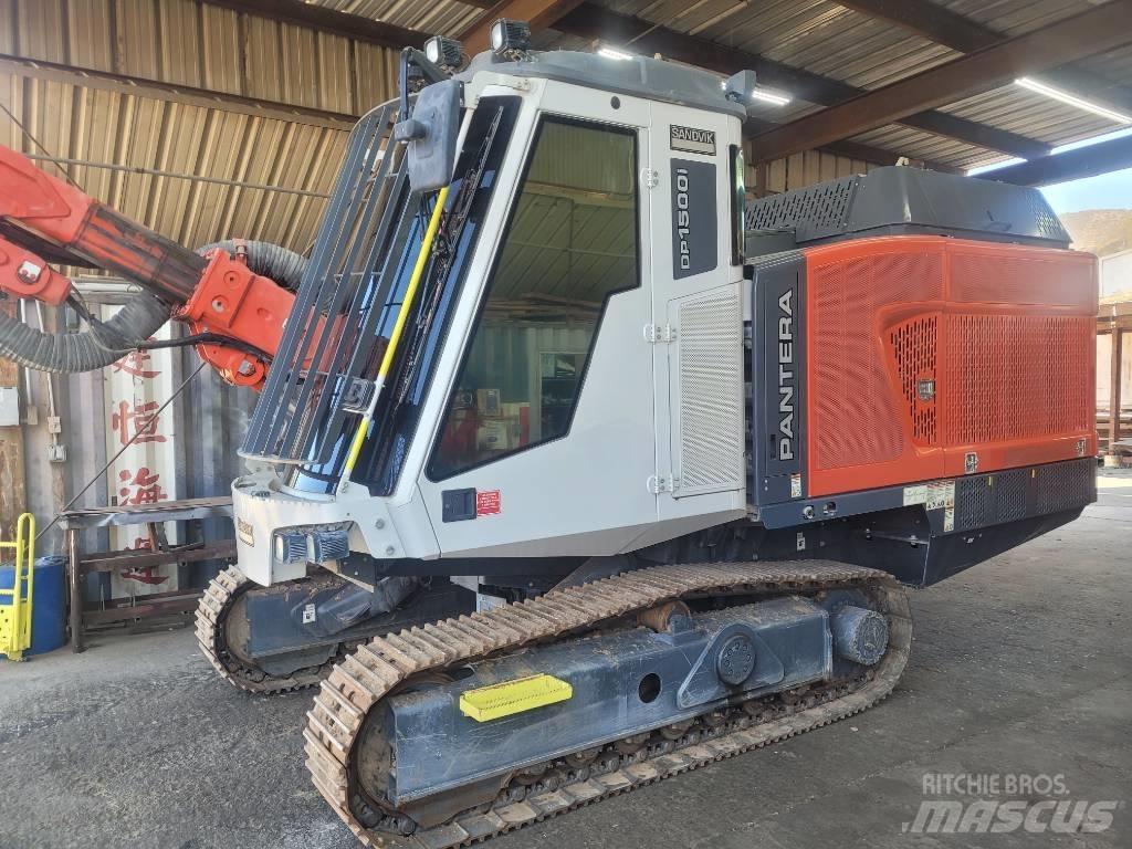 Sandvik DP 1500 i Povrchové vrtné súpravy