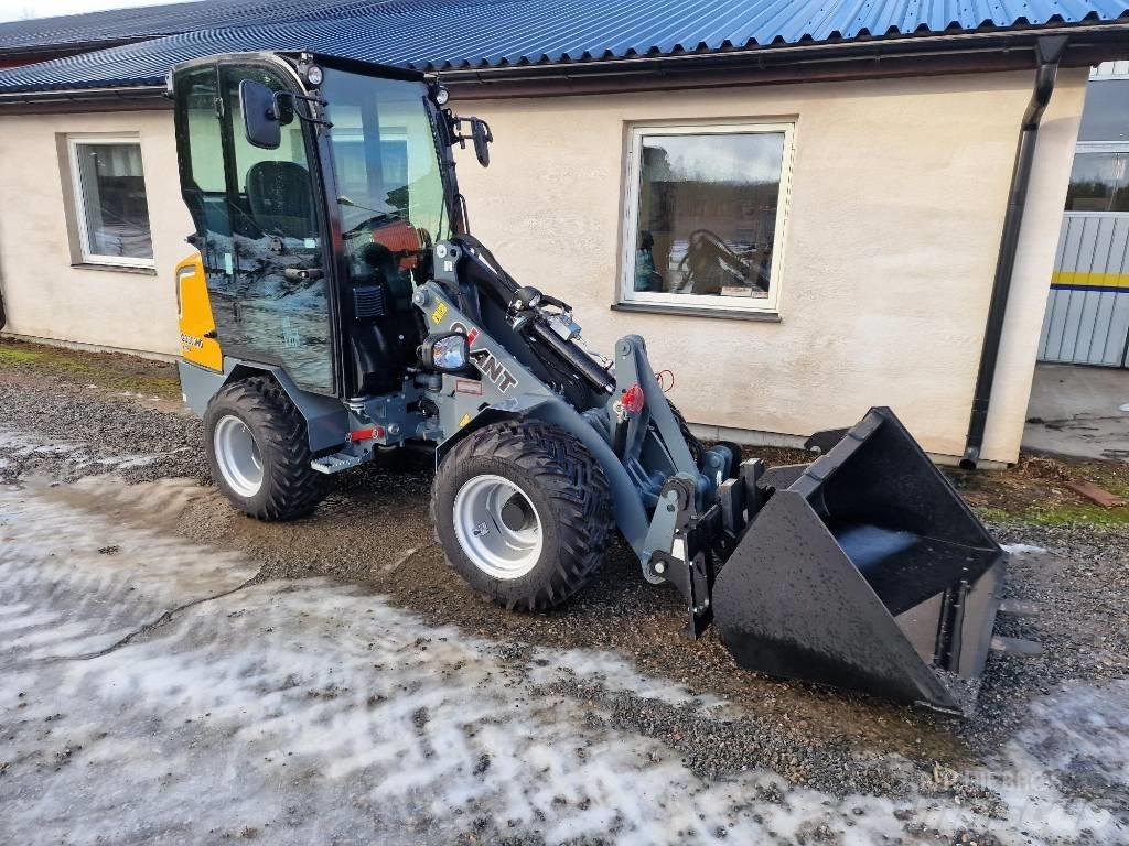 GiANT G2300 HD Viacúčelové nakladače