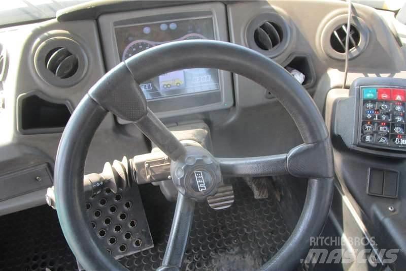 Bell B20E 6X4 Kĺbové nákladné autá