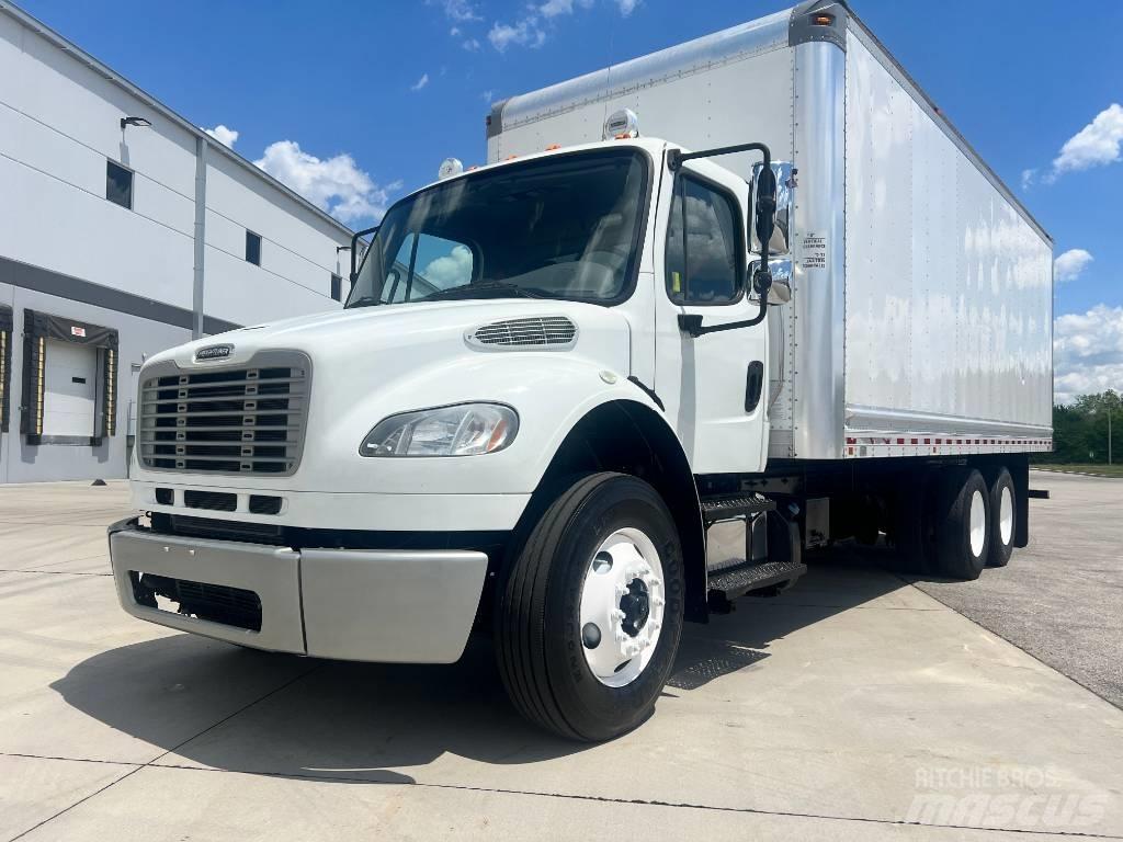 Freightliner M 106 Skriňová nadstavba