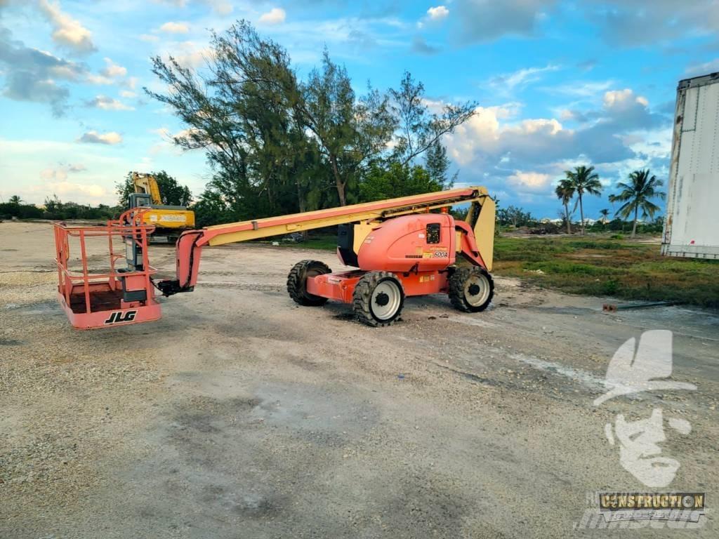 JLG 600 A Kĺbové plošiny