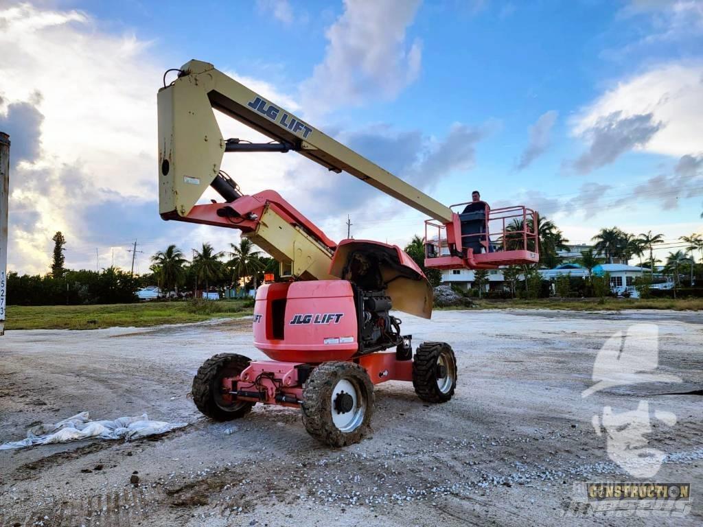 JLG 600 A Kĺbové plošiny