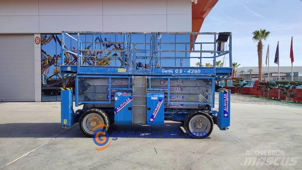 Genie GS 4390 RT Nožnicové zdvíhacie plošiny