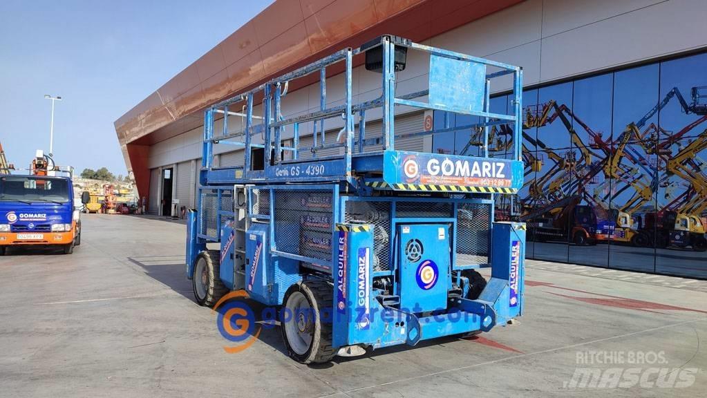 Genie GS 4390 RT Nožnicové zdvíhacie plošiny