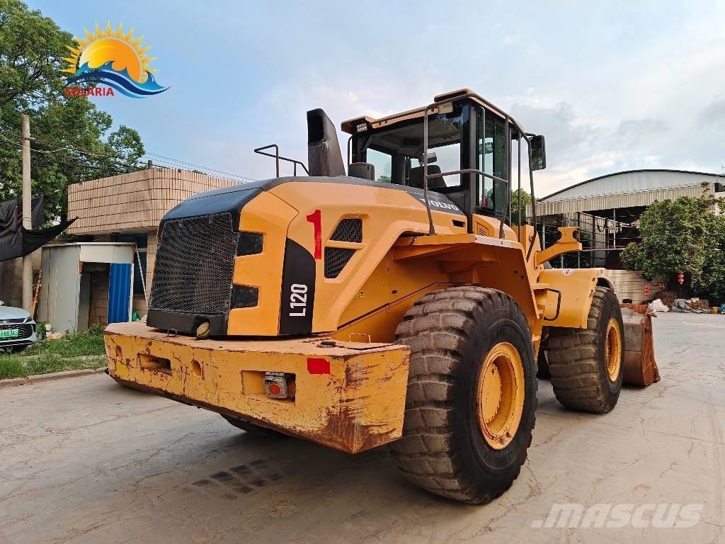 Volvo L 120 Kolesové nakladače