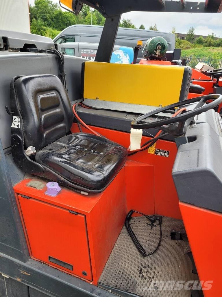 Hako 1500 B Kombinované podlahové umývacie stroje