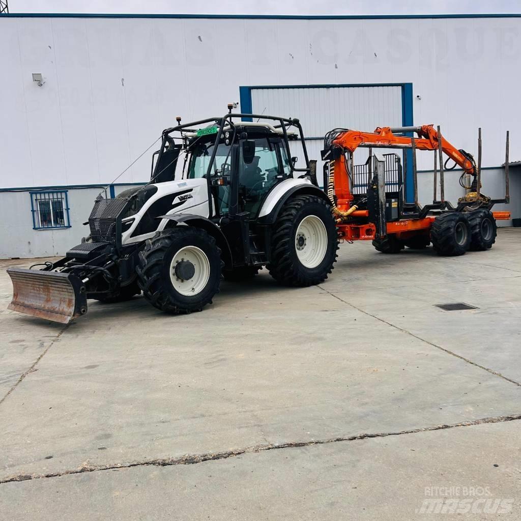 Valtra T 174 Traktory
