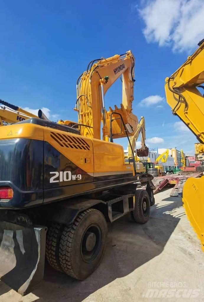 Hyundai R210W-9 Kolesové rýpadlá