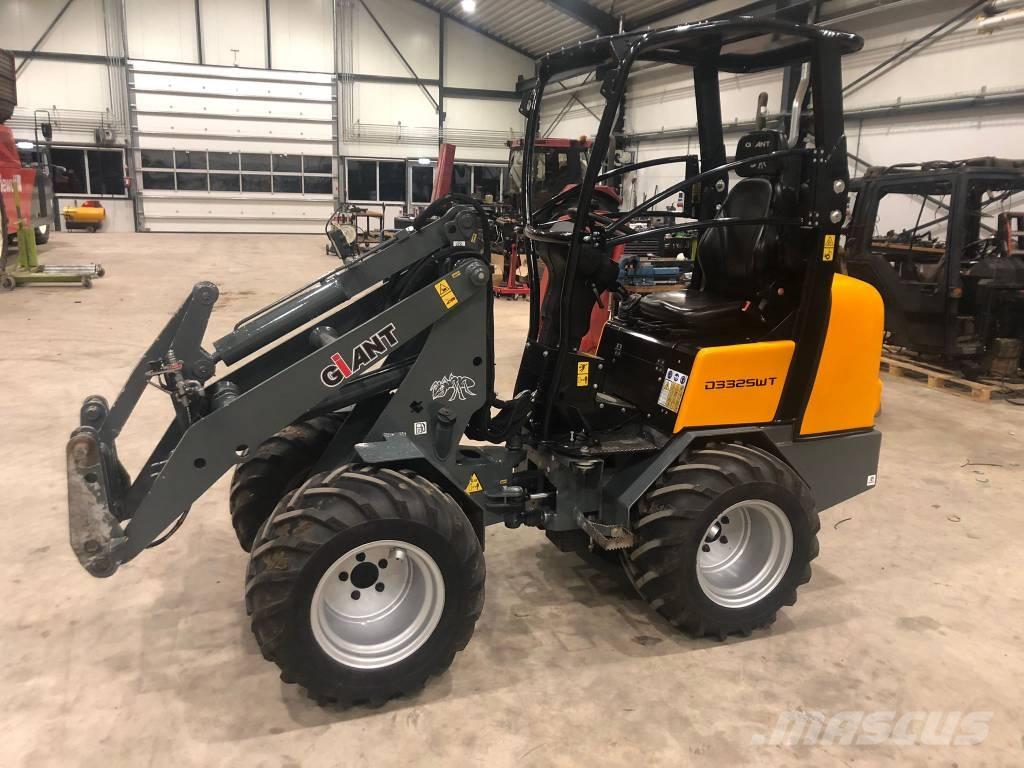 GiANT D 332 SWT Viacúčelové nakladače