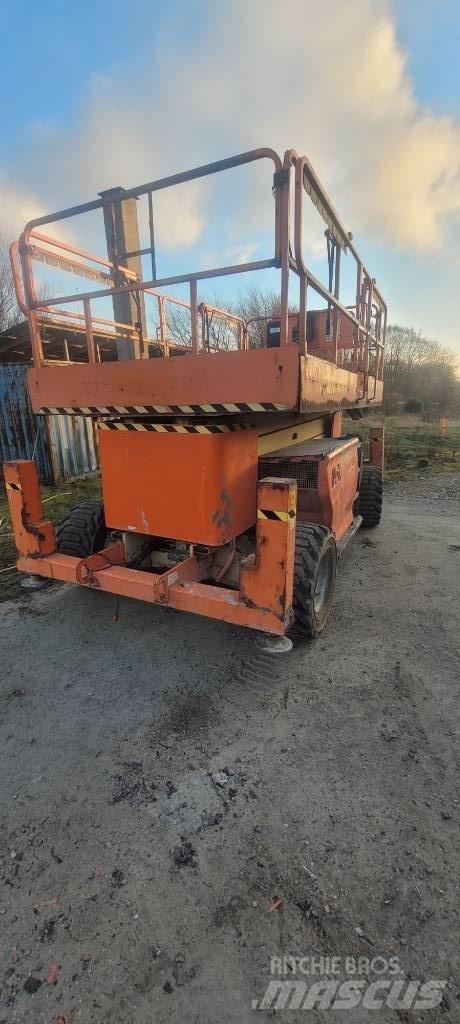 JLG 4394 RT Nožnicové zdvíhacie plošiny
