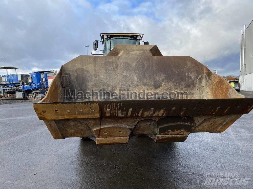 CAT 966 M XE Kolesové nakladače
